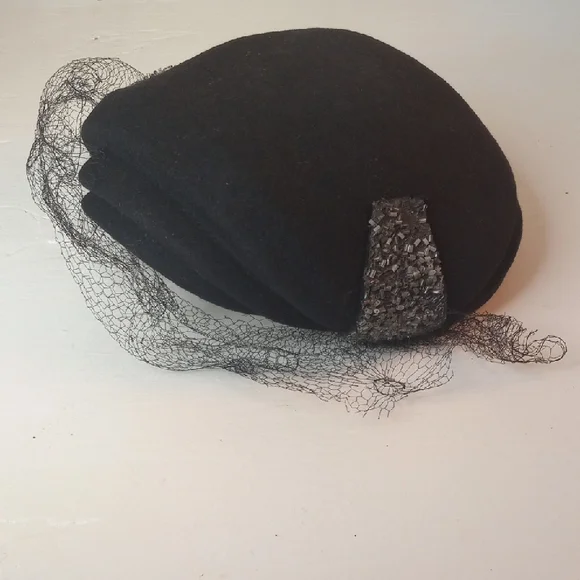 Black Hat with Veil 50s Vintage Eleganza Black Hat Fascinator With Mini Veil Vintage 40s 50s Black  main image 4